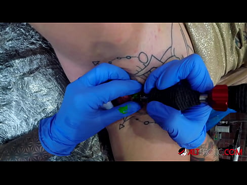 ❤️ tattooed ທີ່ສຸດ Hottie Sully Savage ໄດ້ຮັບ tattoo ສຸດ clitoris ຂອງນາງ ໜັງໂປ້ ທີ່ lo.bladesoul.top ﹏